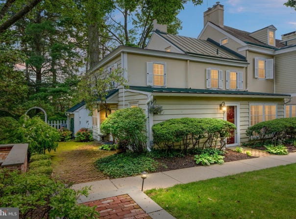 1 BARNES COURT, DOYLESTOWN, PA 18901