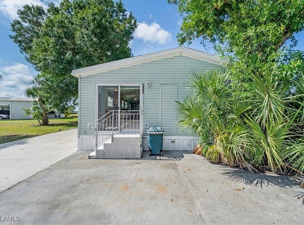 808 Renn Drive NW, Moore Haven, FL 33471
