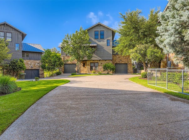 2217 Seabiscuit CV, Spicewood, TX 78669