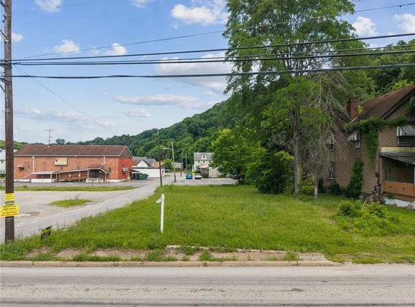 1025 1st St, Vandergrift, PA 15690