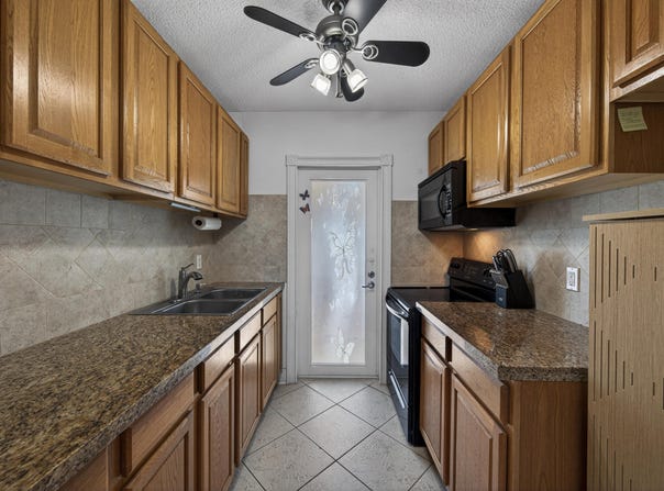 2475 W Golf Boulevard, Pompano Beach, FL 33064