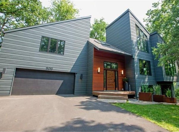 15010 Woods Edge, Minnetonka, MN 55345