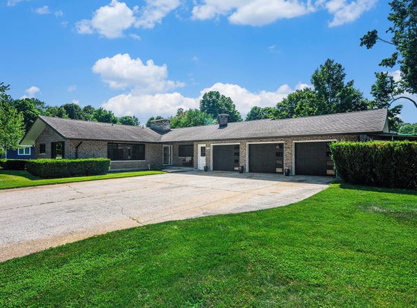 1010 East Street, Three Rivers, MI 49093