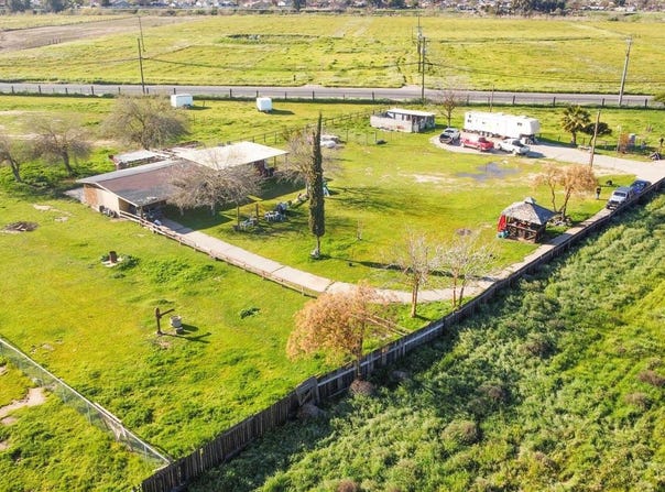 1880 East Yosemite Avenue, Madera, CA 93638