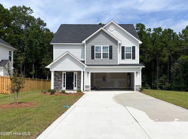515 Pebble Shore Drive, Sneads Ferry, NC 28460