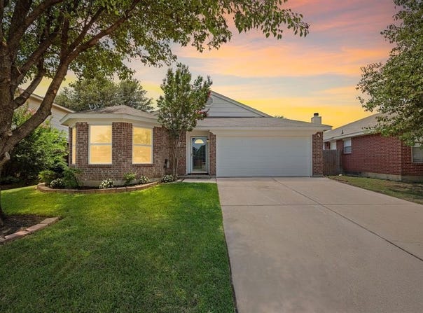 812 Meadowlark Drive, Saginaw, TX 76131