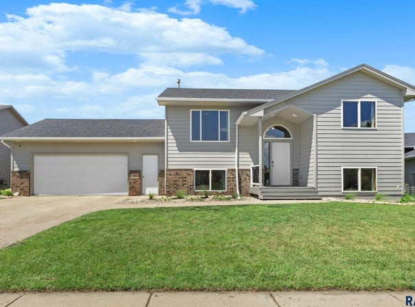 7800 W Eli Ct, Sioux Falls, SD 57106
