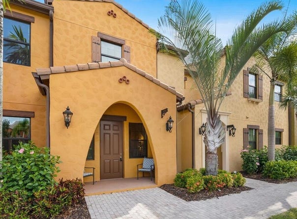 9071 ALBION Lane N unit: 5703, Naples, FL 34113
