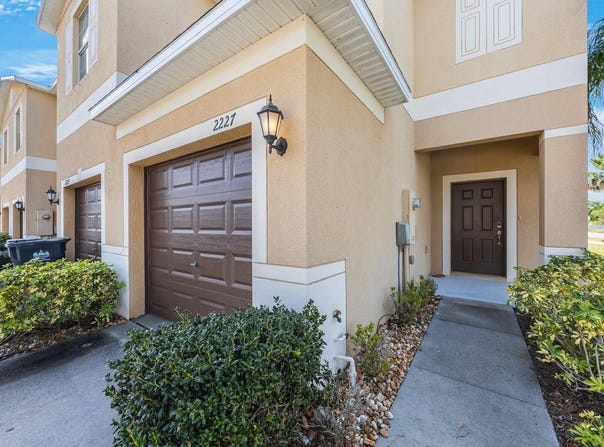 2227 GOLDEN FALCON DRIVE, RUSKIN, FL 33570