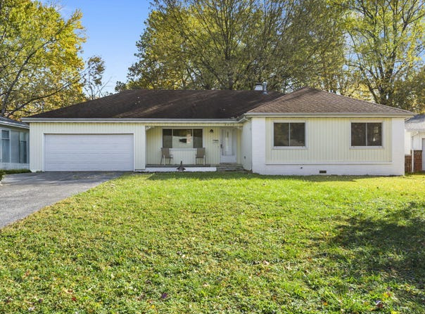 2012 S Roanoke Avenue, Springfield, MO 65807