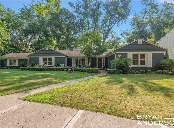 1414 Rosalind Road SE, East Grand Rapids, MI 49506