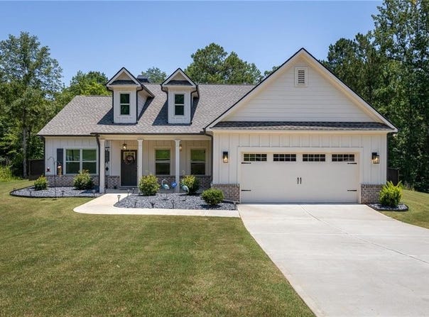 2124 Bullock Bluff Drive, Loganville, GA 30052