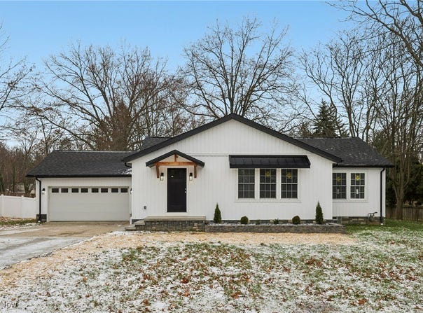 3943 Darrow Road, Stow, OH 44224