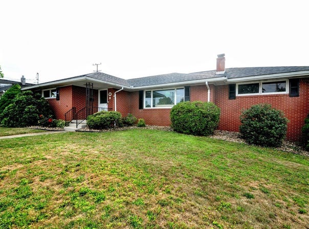 1168 Elm St, Monaca, PA 15061
