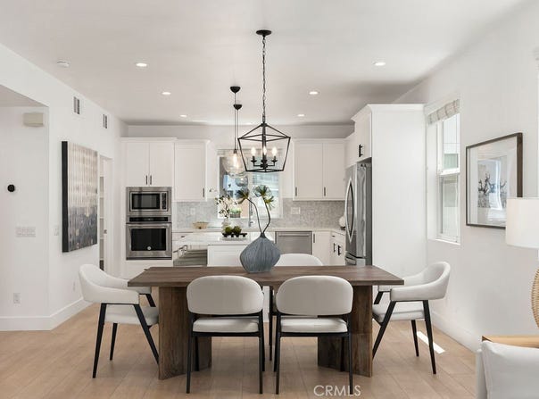608 Malibu, Costa Mesa, CA 92627