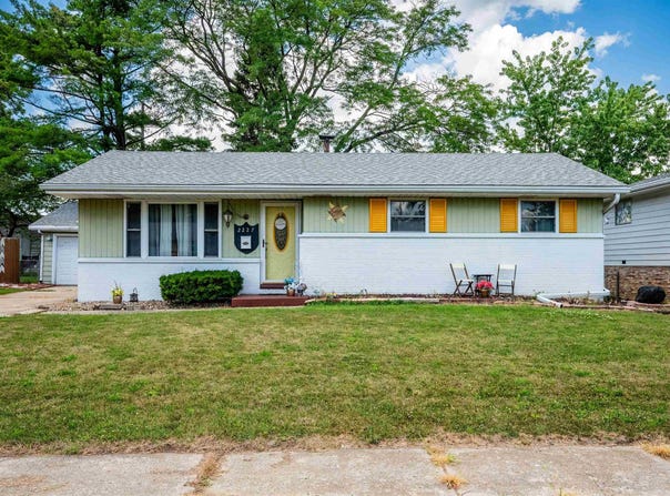 2227 W WESTPORT Road, Peoria, IL 61615