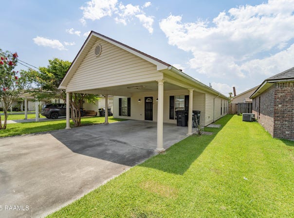 1518 S Patout Street, New Iberia, LA 70560