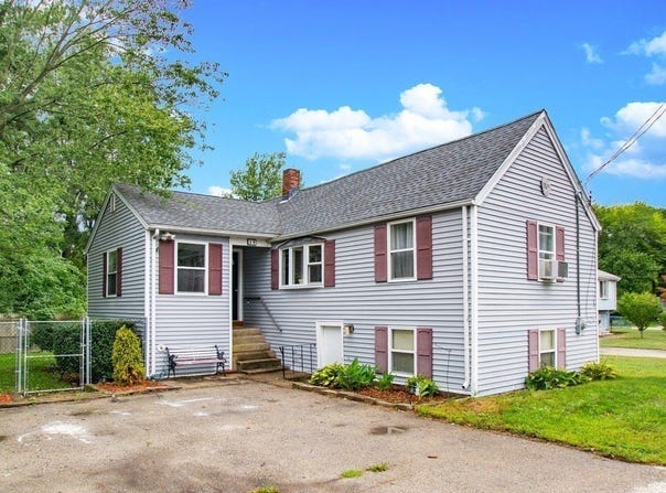 30 Deering Sq, Rockland, MA 02370