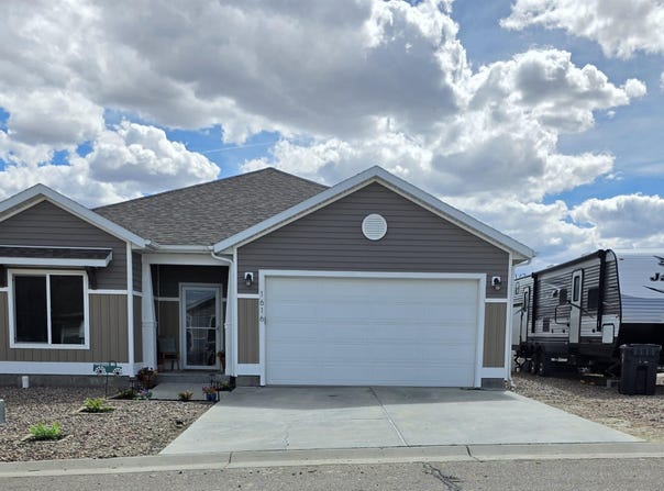 1616 Red Tail Dr, Rock Springs, WY 89201