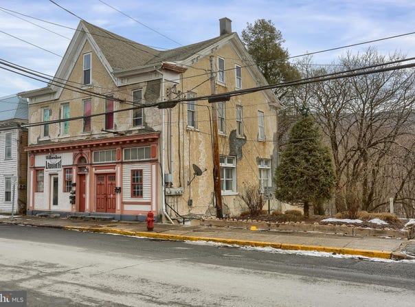 100 E MARKET STREET, WILLIAMSTOWN, PA 17098