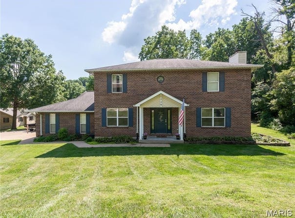 1738 Cedargate Way, Imperial, MO 63052