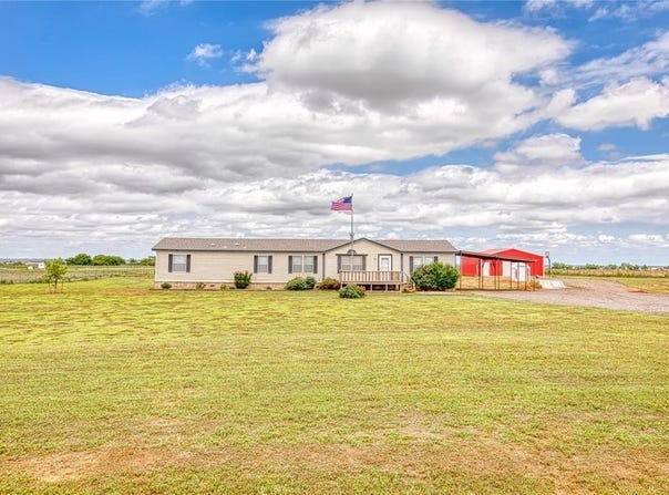 20649 E 1110 Road, Canute, OK 73626