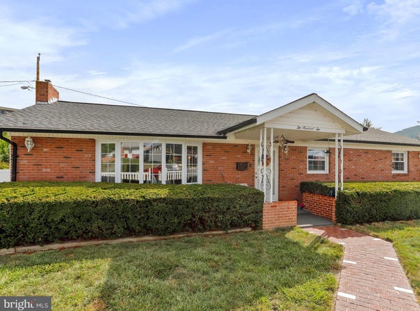 202 AIRPORT STREET, KEYSER, WV 26726