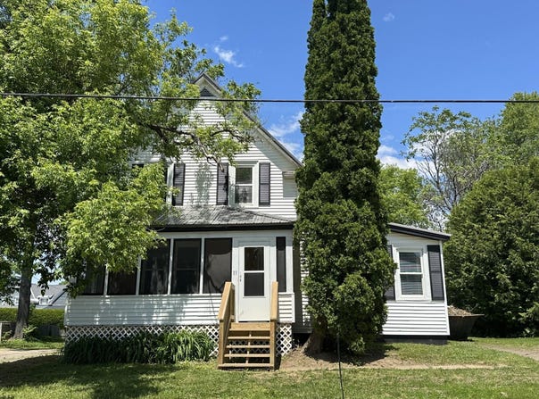 11 Sunnyside Street, Houlton, ME 04730