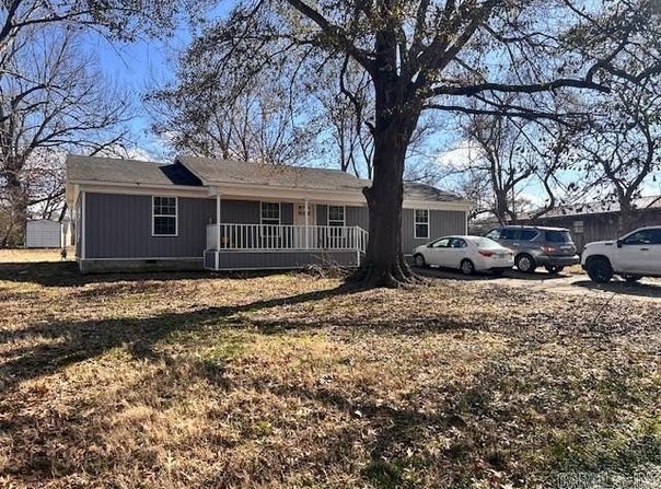 1307 LEE, DeWitt, AR 72042