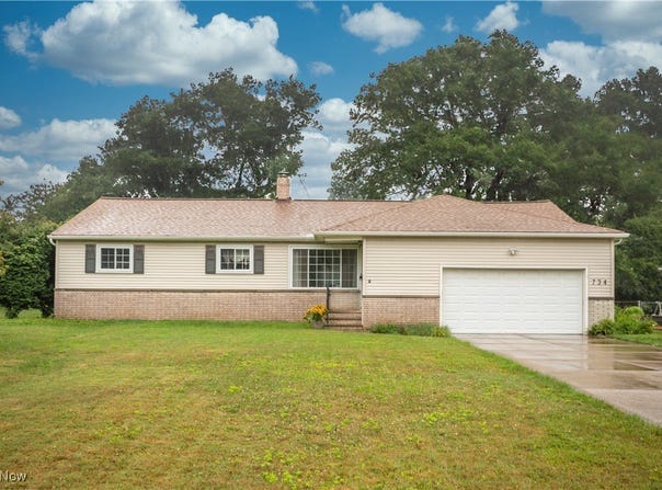 734 Cheriton Drive, Highland Heights, OH 44143