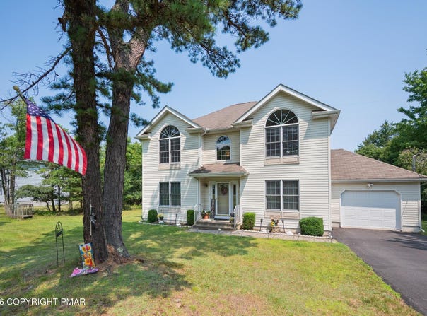 965 Cricket Lane, Long Pond, PA 18334