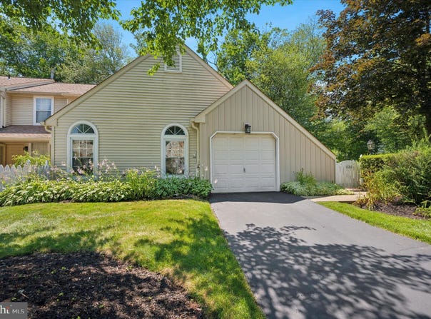 1720 BALAS CIRCLE, SOUTHAMPTON, PA 18966