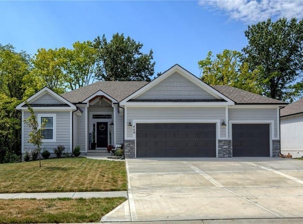449 Lilly Lane, Liberty, MO 64068