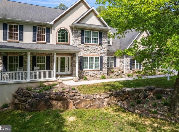304 IRON VALLEY DRIVE, LEBANON, PA 17042