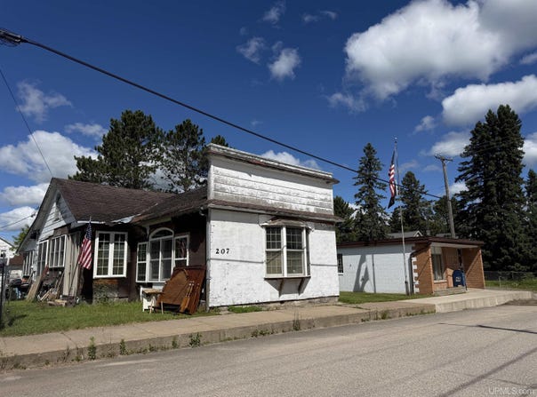 207 Maple Avenue, Amasa, MI 49903