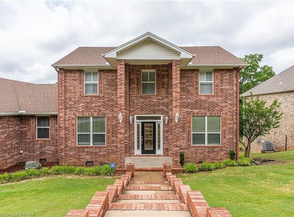 3829 Tpc DR, Alma, AR 72921