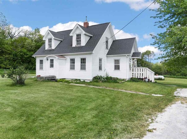 4378 480th St SE, IowaCity, IA 52240