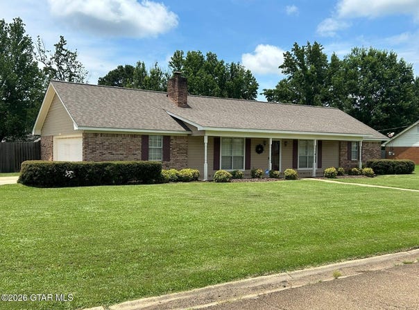 236 Swoope Drive W, Columbus, MS 39702
