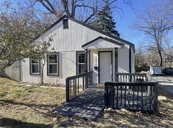 1216 S Osage Street, Independence, MO 64055