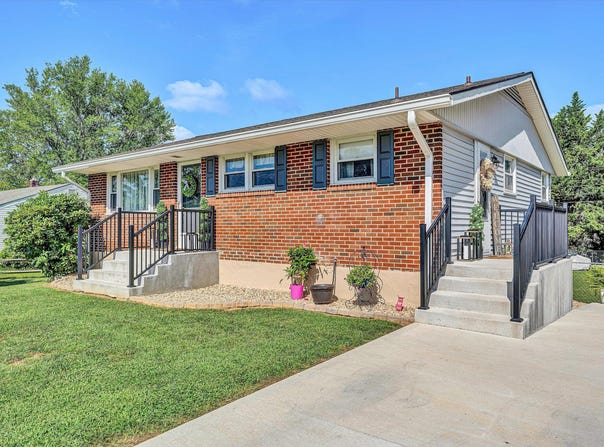 1313 Vivian AVE, Roanoke, VA 24019