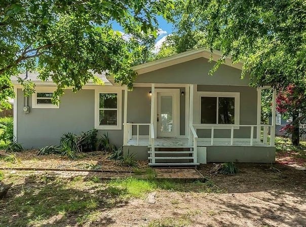 110 N Hillside Street, Red Oak, TX 75154