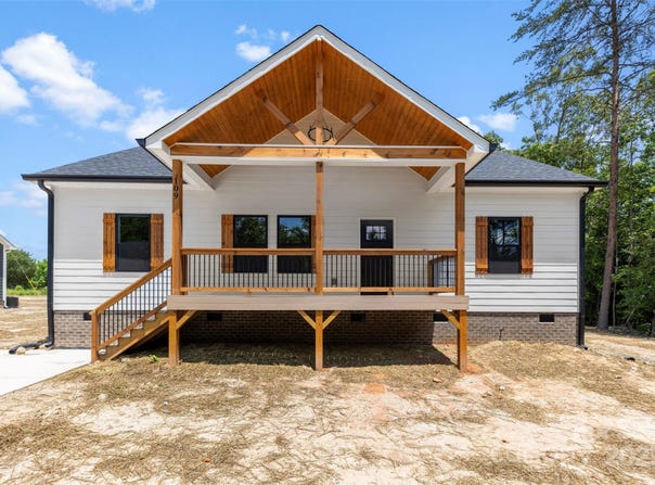 109 Darvee Road, Blacksburg, SC 29702