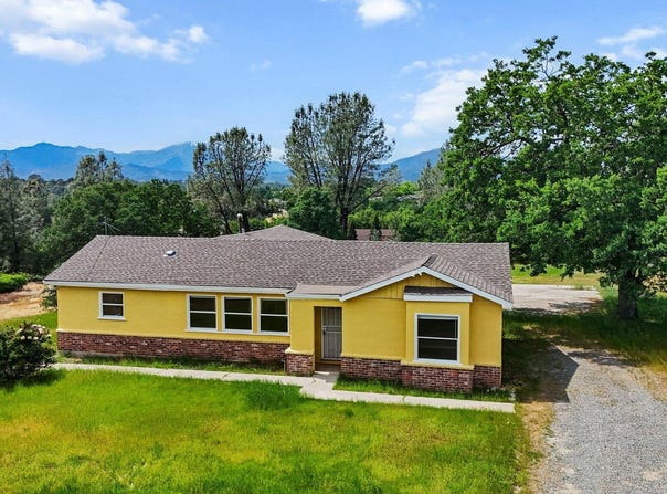 794 Twin View Boulevard, Redding, CA 96003