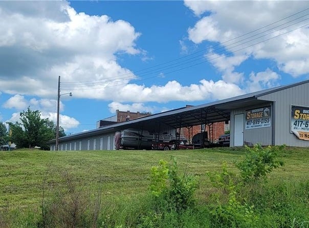 122  N Main  ST, Berryville, AR 72616