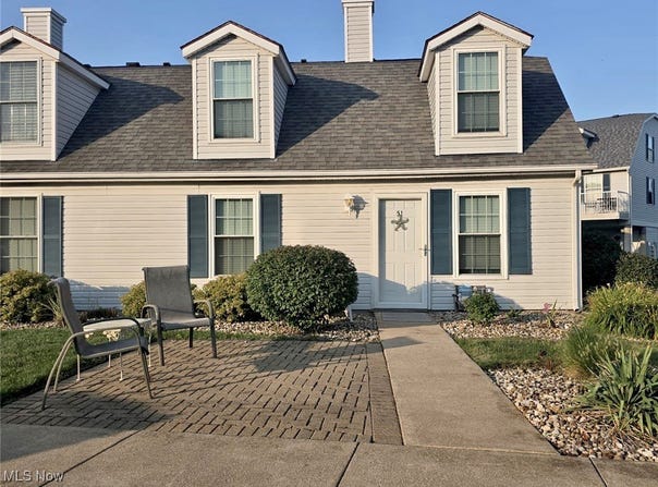 51 N Schooner Point, Port Clinton, OH 43452
