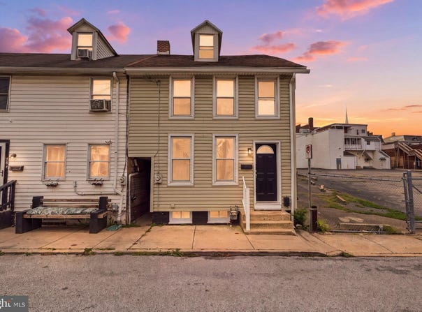 740 E CLARKE Avenue, YORK, PA 17403