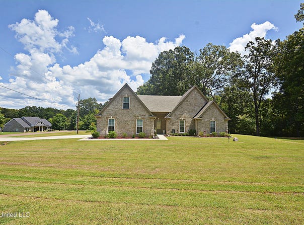 151 Oak Ridge Lakes Drive, Coldwater, MS 38618