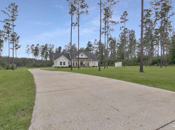 9051 Sage Forest Ln, Pace, FL 32571