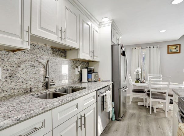 1052 Harwood E, Deerfield Beach, FL 33442