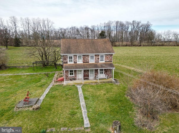 2101 KRAMER MILL ROAD, STEVENS, PA 17578